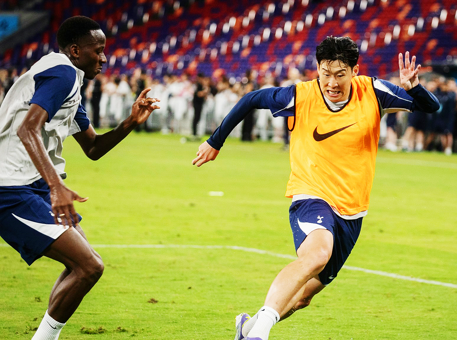 江南体育APP-热刺新援表现出色，球迷爱不释手