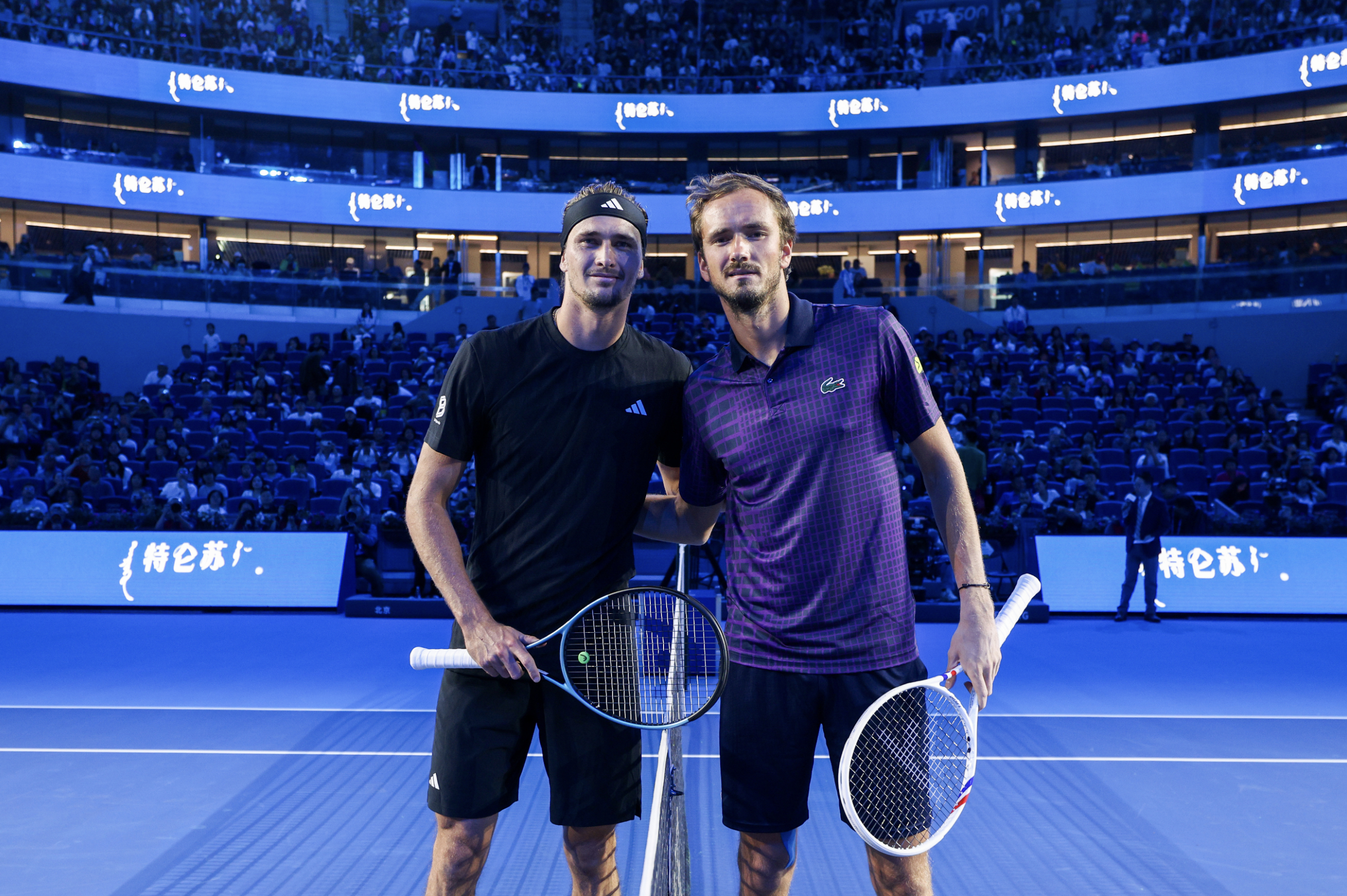 双方将上演一场激烈对决争夺总冠军的简单介绍 双方将上演一场激烈对决争夺总冠军的简单介绍